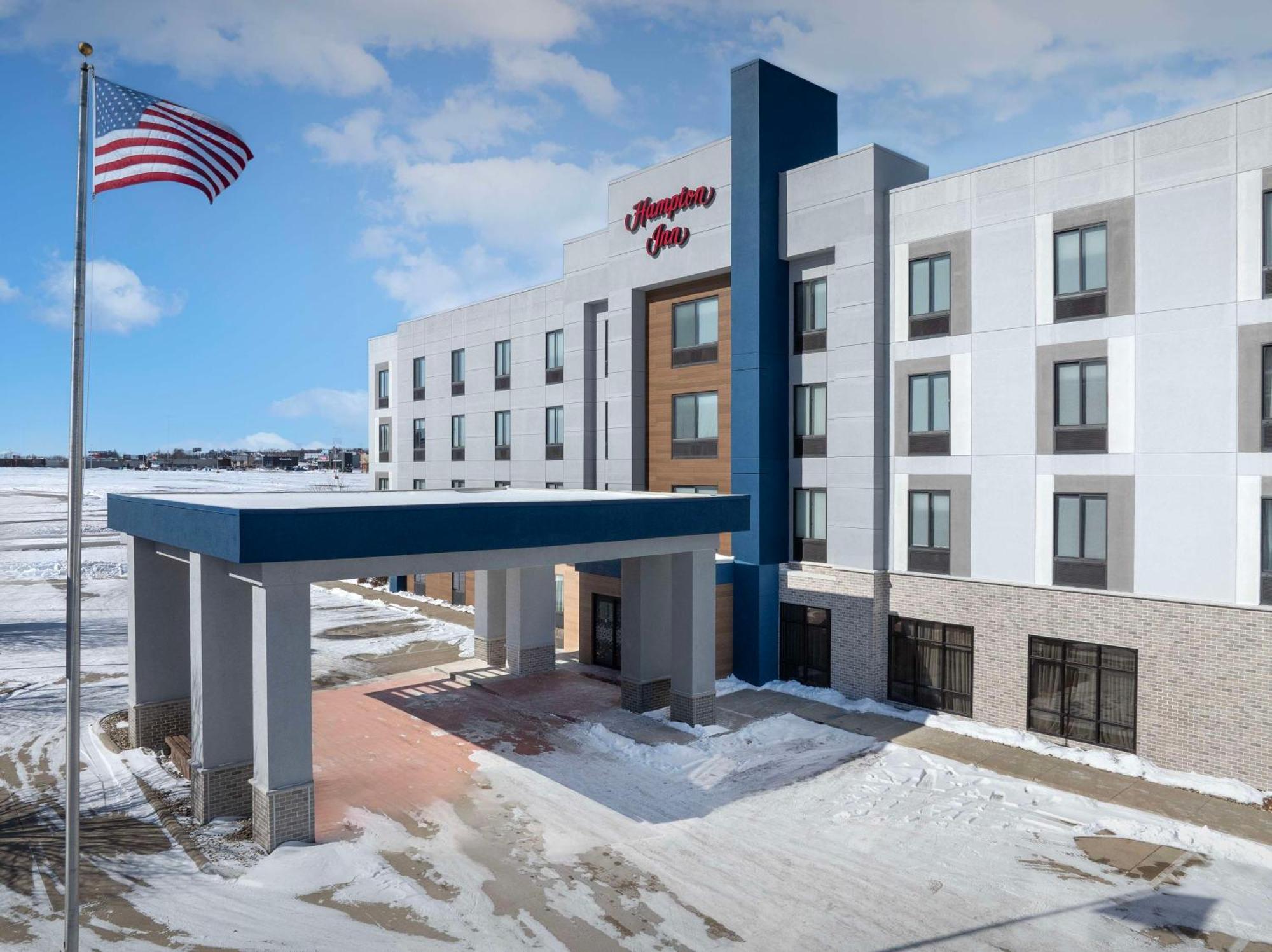 Hampton Inn Waterloo Εξωτερικό φωτογραφία